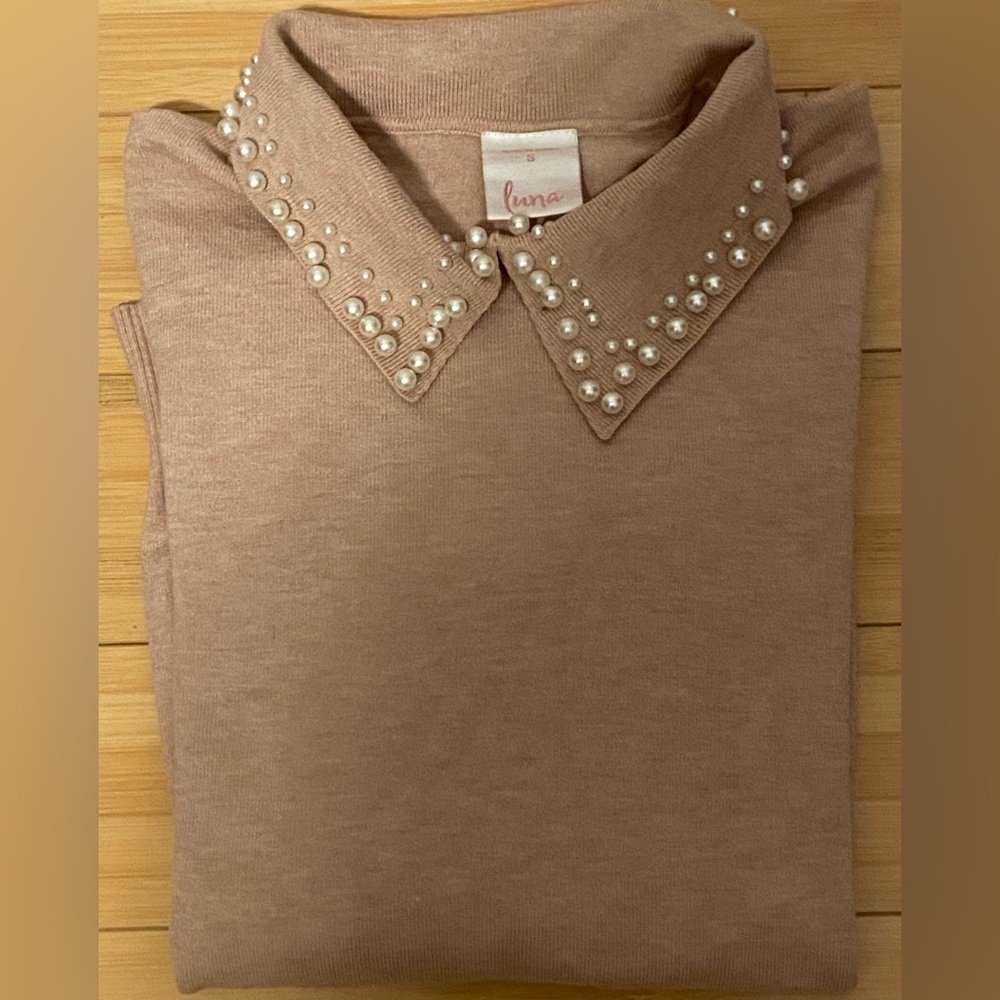 Luna Women's Dusty Pink Sweater with Pearl Collar - Picture 6 of 6